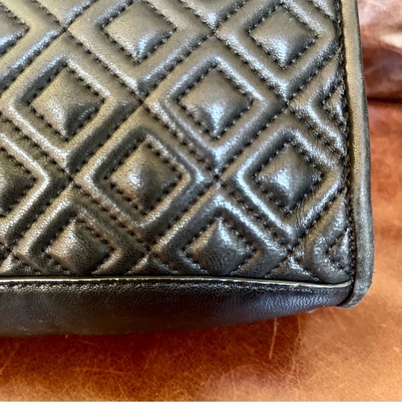 Tory Burch Leather Fleming Medium Shoulder Bag - Picture 9 of 15